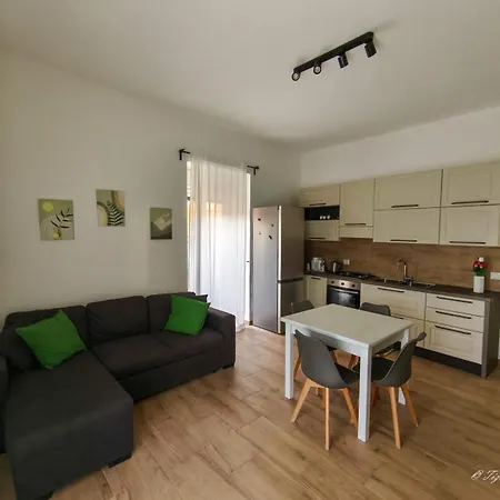 Eleven Holidays Apartment *