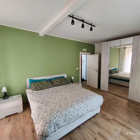 Eleven Holidays Apartment