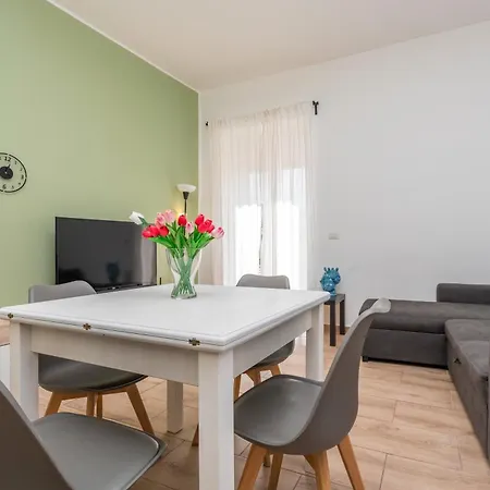Eleven Holidays Apartamento Catania