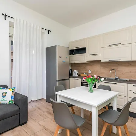 Eleven Holidays Apartamento Catania