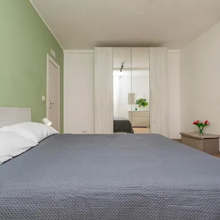 Apartment Eleven Holidays *